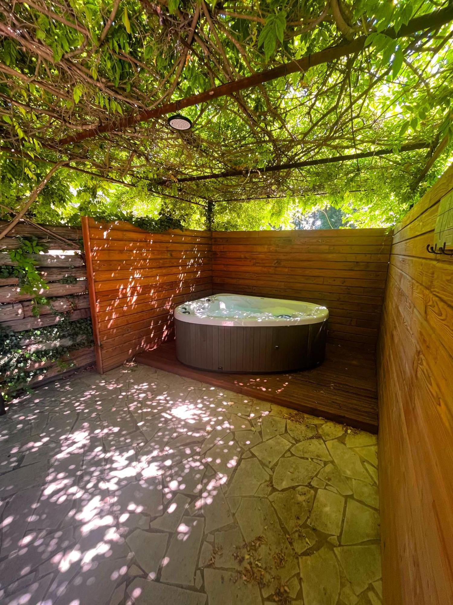 Domaine Amourella Aparthotel Lambesc Quarto foto