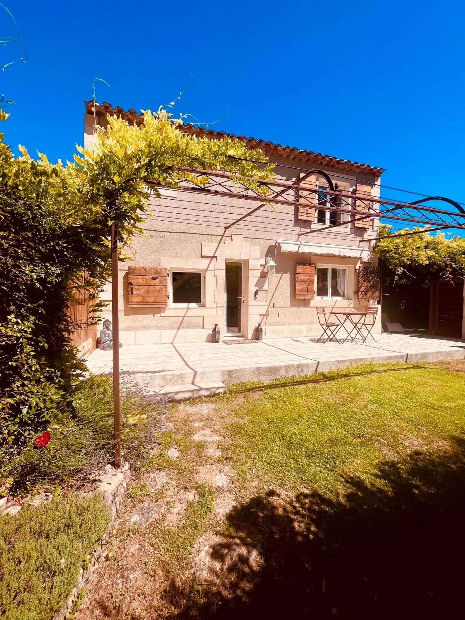 Domaine Amourella Aparthotel Lambesc Quarto foto